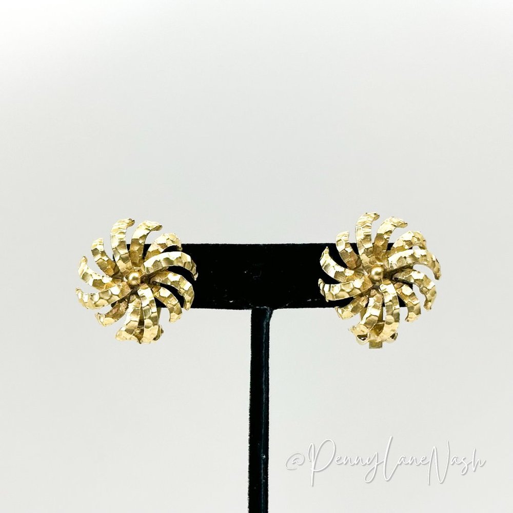 Vintage Gold Firework Cluster Clip On Earrings - Picture 1 of 6